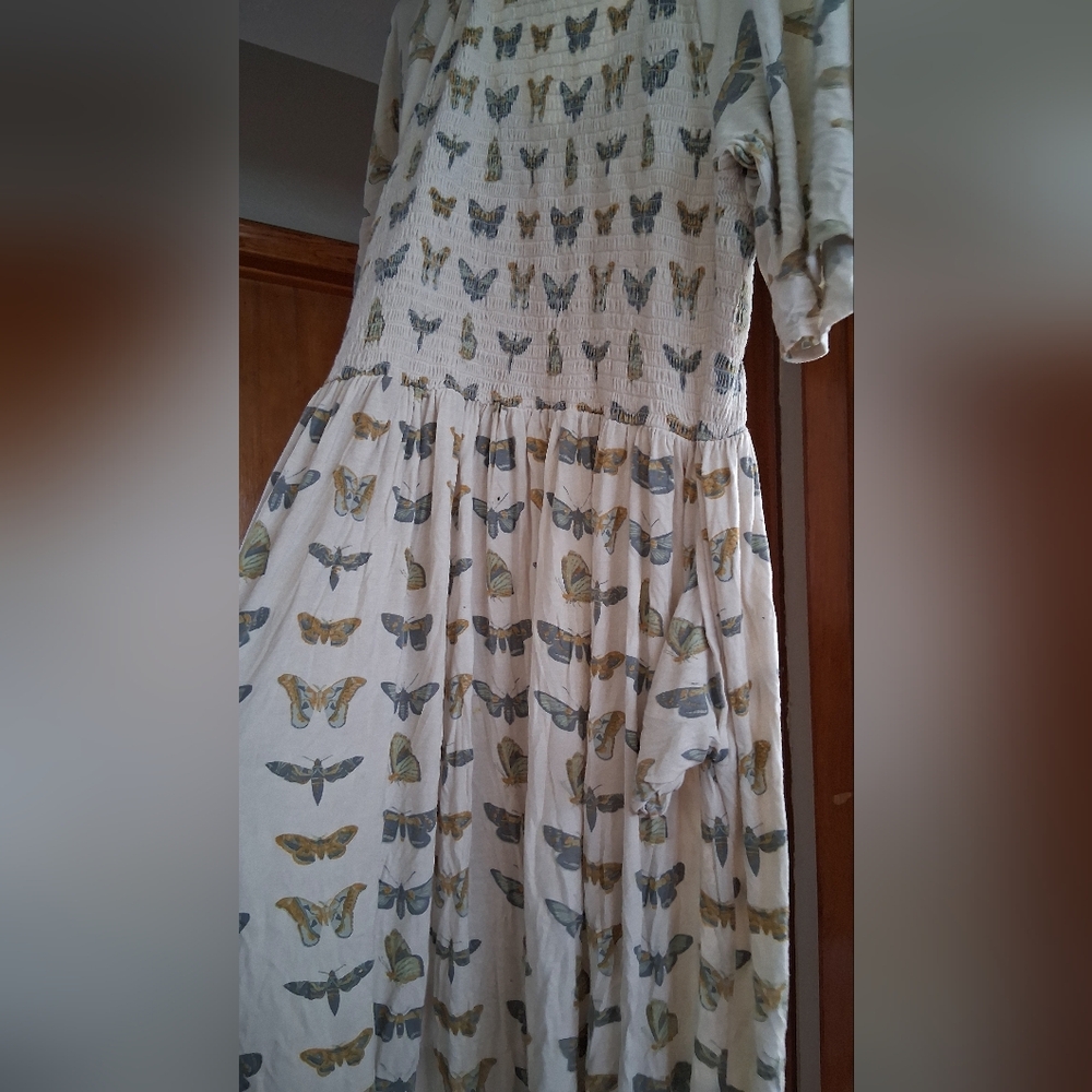 kate quinn White Maxi Dress with Subtle Gold Butterfly Print - Picture 4 of 4